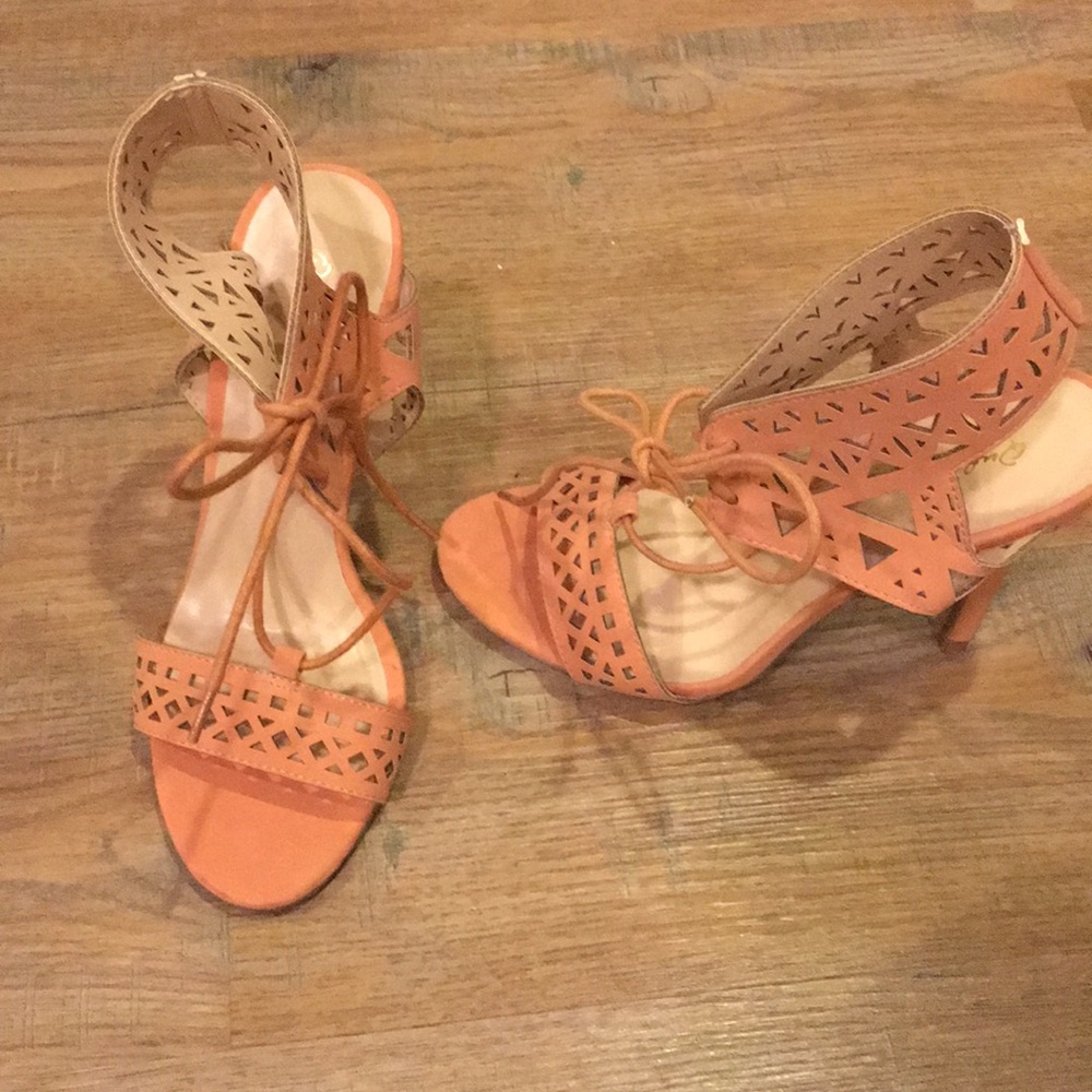 Qupid brand orange coral heels